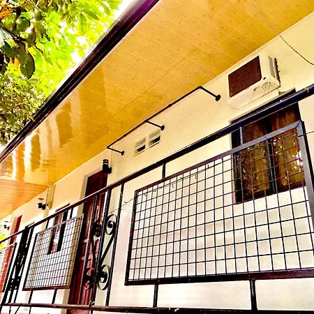 D'S Haven Cafe Apartment La Carlota Exterior photo