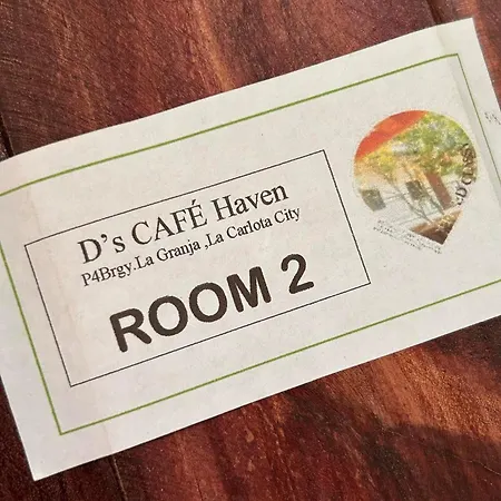 D'S Haven Cafe Apartment La Carlota Exterior photo